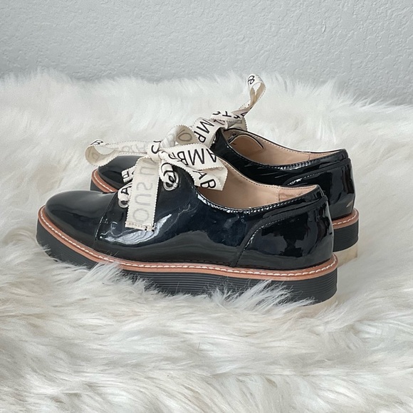 ZARA FAUX PATENT BROGUES WITH SLOGAN PRINT BOW - Picture 7 of 7